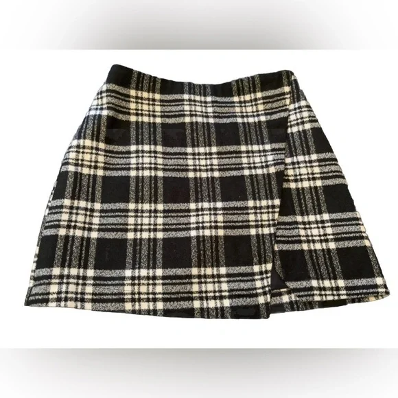 Y2K Abercrombie & Fitch Black Plaid Wool Blend Faux Wrap Mini Skirt Size 4 - Picture 2 of 10